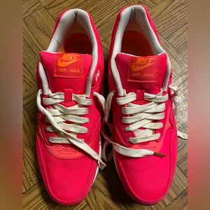 Pink & White Nike Airmax 1’s - size 9 - $60